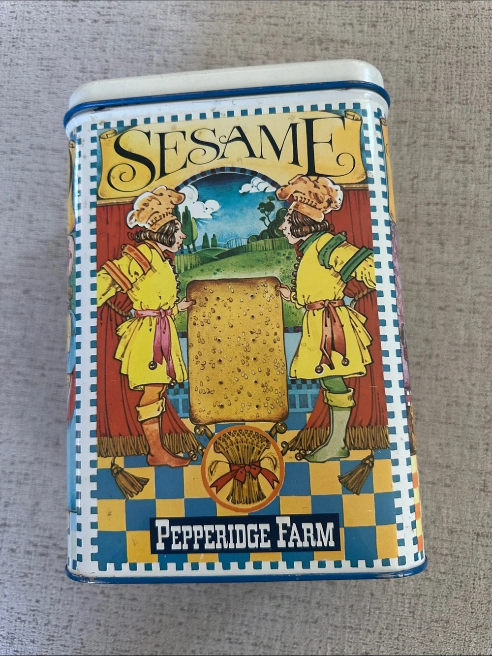 Vintage 1970s Pepperidge Farm English Biscuit Tin - Luce Corp Dri-Nob Lid